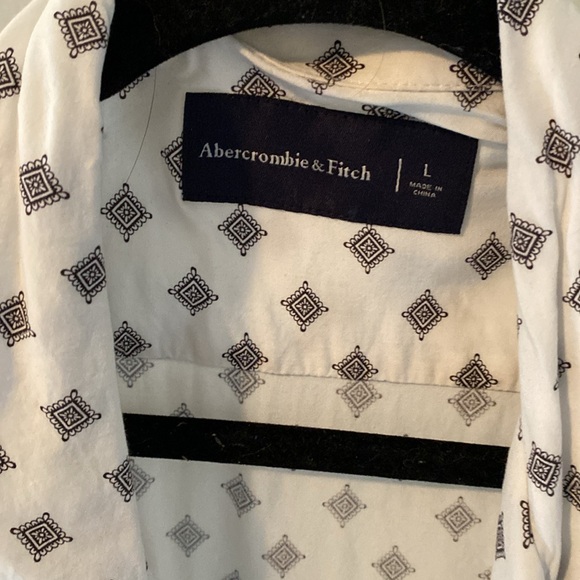 Abercrombie and Fitch button up short sleeve - Picture 2 of 2